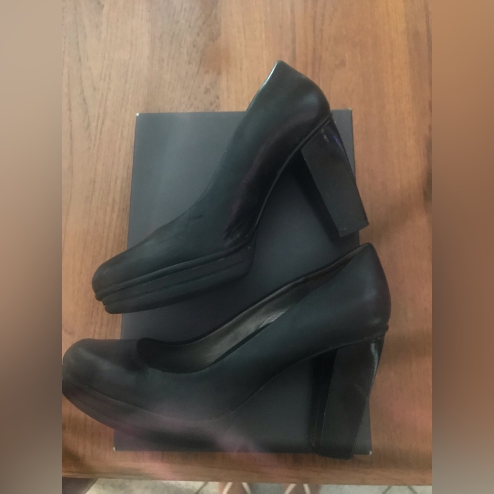 Kenneth Cole Reaction Heels